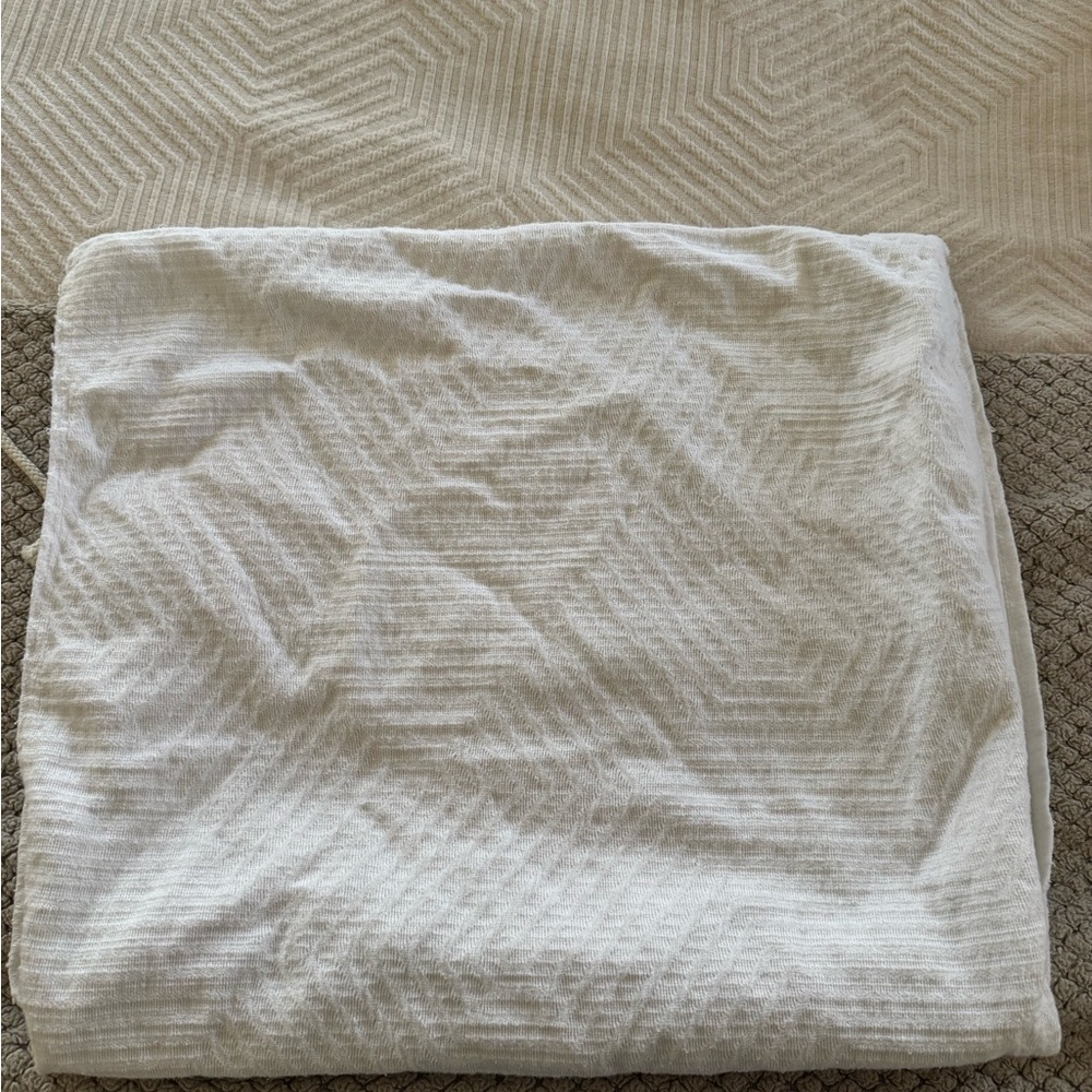 Set of 2 - West Elm Geometric Pattern Duvet Pillow Sham - White